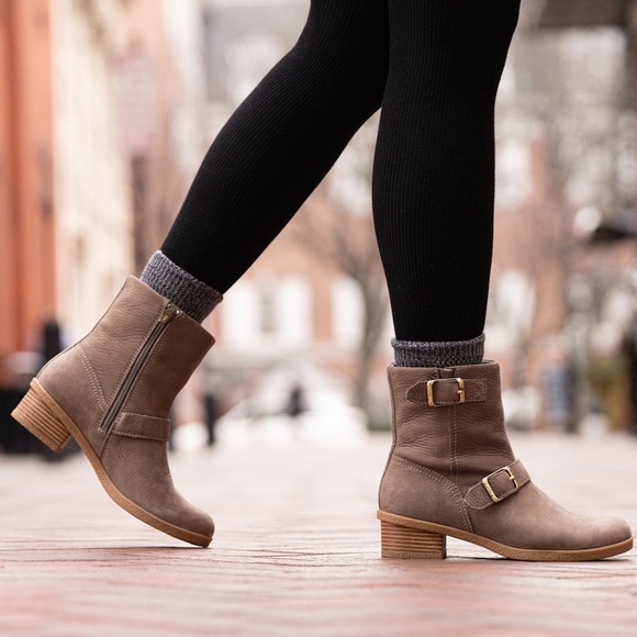 NEW DANSKO Delphine Stone Waterproof Nubuck Boot EU 40 US 9.5/10 - Picture 1 of 10
